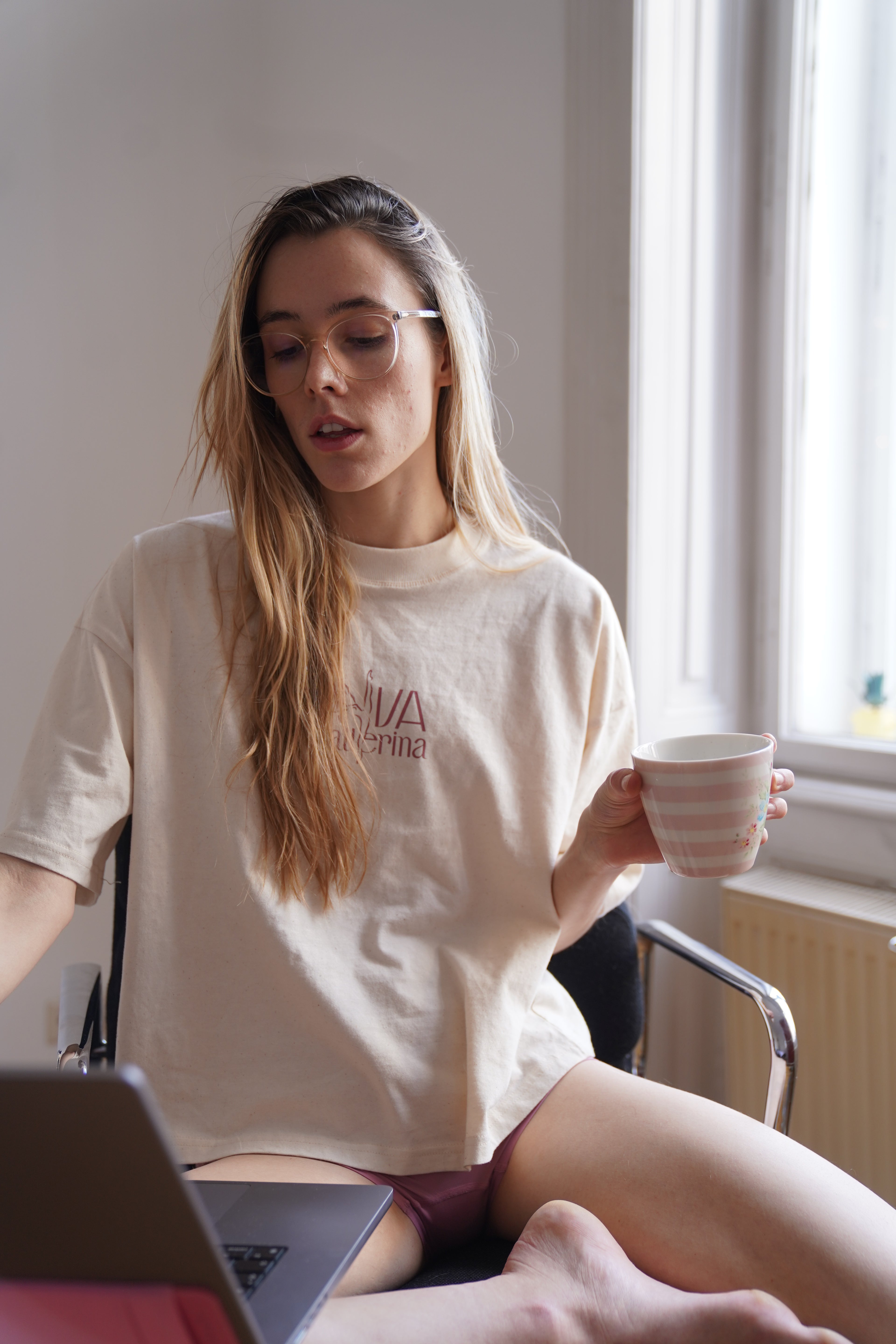 vanilla-cream LOGO shirt